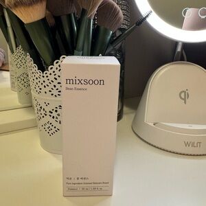 Mixsoon Bean Essence Skincare